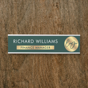 Placa De Porta Logotipo verde comercial e Dourado Nome do funcion