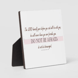 Placa Deuteronomia 31:8 O Senhor Vai Antes De Você