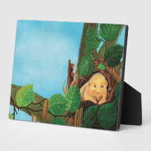 Hazel dormouse comendo avelã