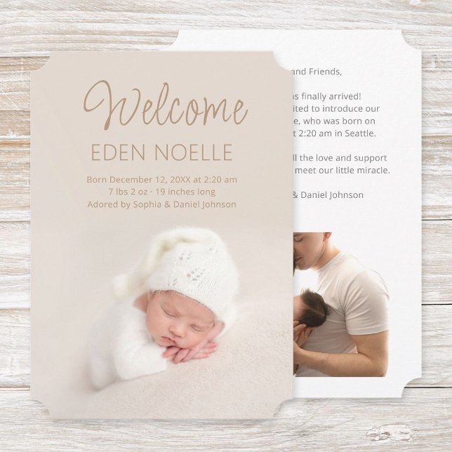 Placa Plana de Anúncio do Bebê de Boas-Vindas do S (Cute Welcome birth announcement flat card with shaped corners and elegant brown typography.)