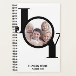 Planejador de Foto Personalizada Moderna Preto 202<br><div class="desc">Este na moda e moderno Planejador 2023 mostra a palavra JOY em tipografia negra em negrito sobre fundo branco. Facilmente personalizável com sua foto,  ano e nome.</div>