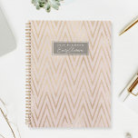 Planejador de Padrões Geométricos Rosa e Dourado<br><div class="desc">Notebook planejado personalizado com estilo geométrico em forma de rosa e ziguezague dourado.</div>