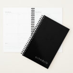 Planejador de Programação Preta e Branca Profissio<br><div class="desc">O planejador profissional de negócios apresenta um design mínimo em uma paleta de cores preto e branco. Texto personalizado apresentado no quadrante inferior, centrado na letra na moda simples de deco de arte. Mostrado com "cronograma" na frente na tipografia moderna, este planejador de negócios personalizado é projetado com texto personalizado....</div>
