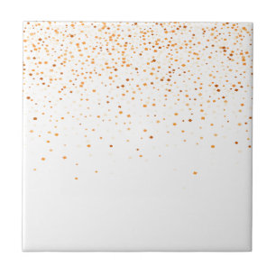 Plano de fundo branco com configuração de ouro