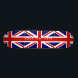 Plataforma feita sob encomenda do skate da<br><div class="desc">Plataforma conhecida feita sob encomenda do skate da bandeira britânica patriótica de Union Jack. Design de madeira legal do conselho do skate para meninos e meninas. Ideia do presente de aniversário do divertimento para miúdos. Personalize com letras feitas sob encomenda do nome ou do monograma. Ideia impressionante do presente de...</div>