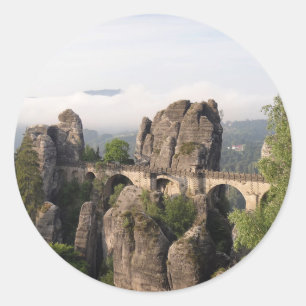 Ponte de Bastei na etiqueta redonda de Alemanha
