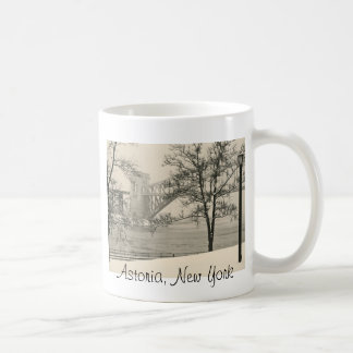 Ponte de Hellgate, caneca de Astoria, New York