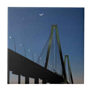 Ponte do Jr. de Arthur Ravenel no crepúsculo