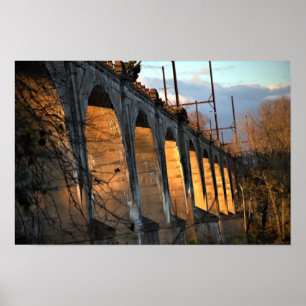 Ponte iluminada por Poster solar