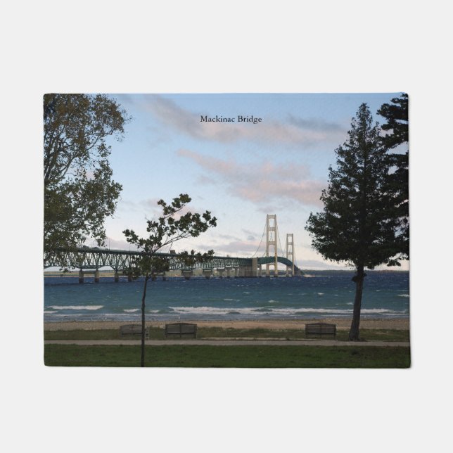 Ponte Mackinac com tapete de porta de árvores (Frente)