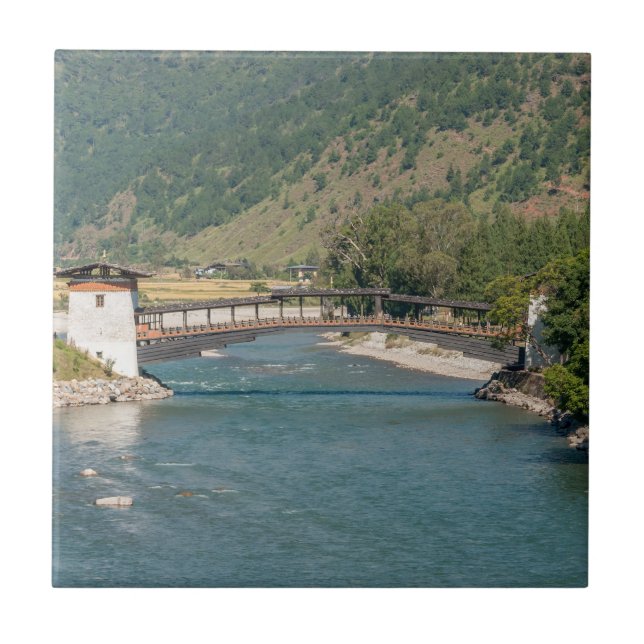 Ponte para Punakha Dzong no Butão (Frente)
