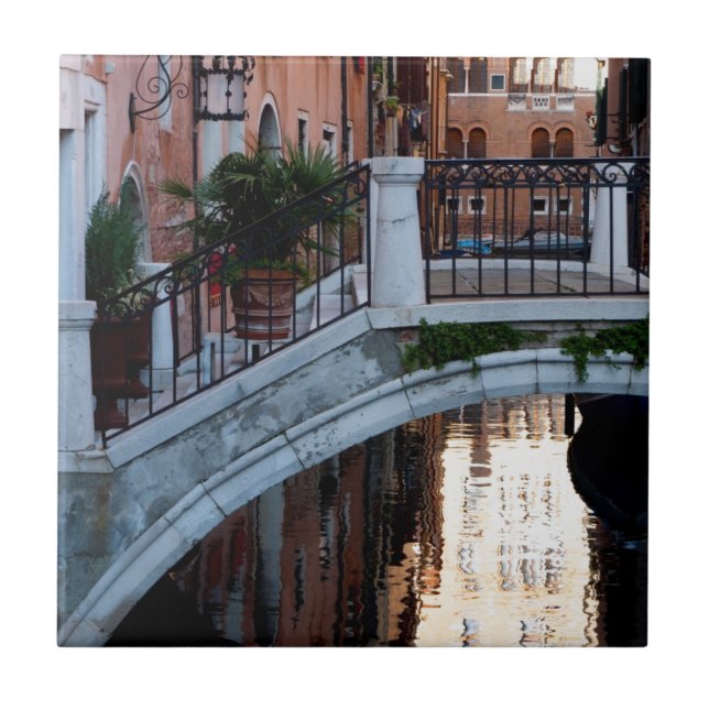 Ponte sobre um Canal (Frente)