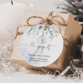 Pop de inverno quando ela pop a etiqueta do chá de