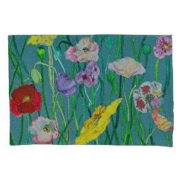 Poppies selvagens num fundo verde macio