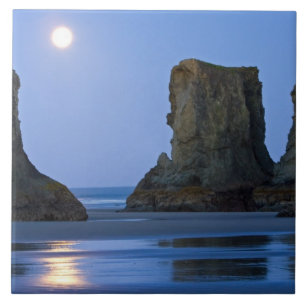 Pôr da lua, Praia de Bandon, Oregon.