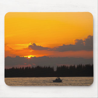 Por do sol escondendo Mousepad