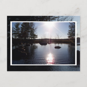 Pôr do sol no cartão postal do lago
