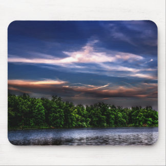 Por do sol no lago Mousepad