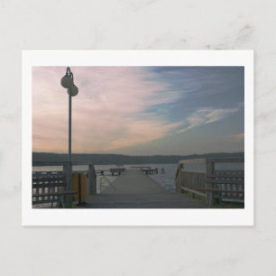 Pôr do sol sobre a ponte do lago Cartão postal