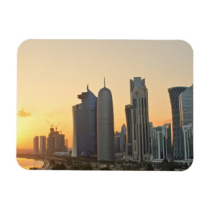 Por do sol sobre ímã retangular de Doha, Qatar