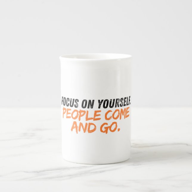 Porcelana Caneca de Concentre-se em Si Mesmo (Frente)