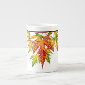 Porcelana Mapeamento de prata em uma caneca chinesa óssea