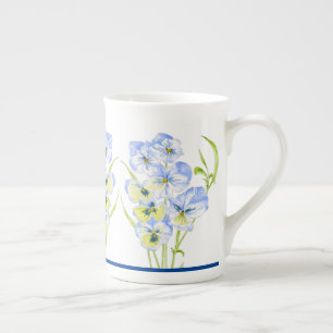 Porcelana Pansias Azuis de Icy em uma Caneca China Óssea