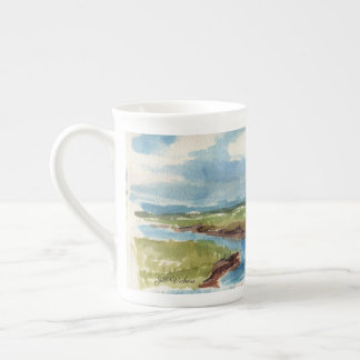 Porcelana Veleja longe em uma caneca chinesa azul de veleiro