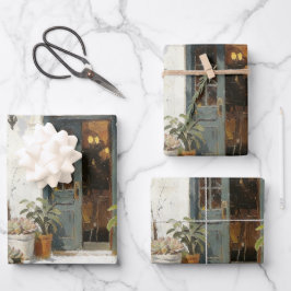 Porta Azul Antiga com Papel de Embrulho de Plantas