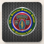 Porta-copo 19th Special Forces Group (Airborne)<br><div class="desc">Display your pride in our Army's 19th Special Forces Group – Airborne - De Oppresso Liber! This exclusively designed Golf Towel makes a wonderful gift to any who are serving or have served in this legendary unit! Let all who see this Custom Designed Golf Towel know of your support and...</div>