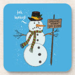 Porta-copo Bah Humbug Grumpy Christmas Snowman apresenta<br><div class="desc">Bah Humbug! Esta design engraçada é a coisa perfeita para uma celebração de janto de Natal, um presente de anfitrião ou anfitrião, ou qualquer pessoa que esteja um pouco no lado antissocial e que preferencialmente evite as grandes multidões nesta temporada de férias. Apresenta um boneco de neve vestindo um chapéu...</div>