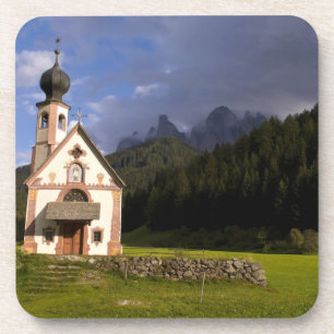 Porta-copo Bela igreja isolada e solitária chamada Rainui