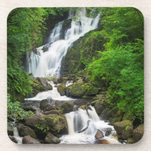 Porta-copo Cachoeira Torc paisagística, Irlanda
