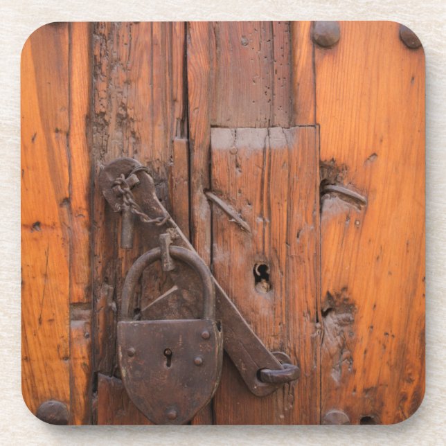 Porta-copo Cadeado em porta de madeira (Frente)
