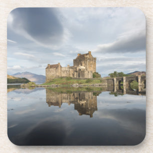 Porta-copo Castelo de Eilean Donan com reflexão em Scotland