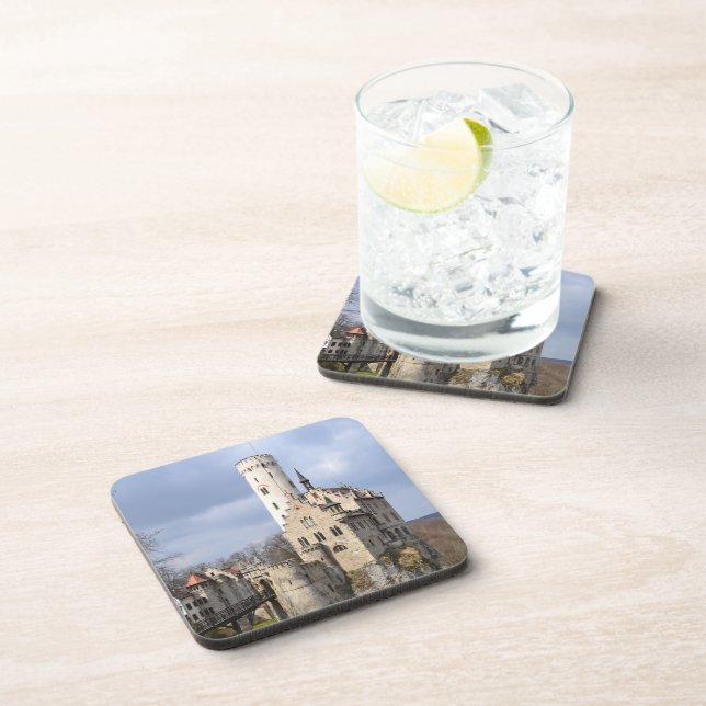 Porta-copo Castelo Tradicional em Cliff no Dia da Nuvem (Lado Direito)