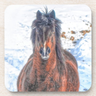 Porta-copo Cavalo de inverno em Snowy Field