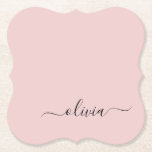 Porta-copo De Papel Blush Dusty Pink Modern Script Girly Monograma Nom<br><div class="desc">Portas copos De Papel De Nome De Monograma Simples De Script Cor-De-Rosa Pidrada. Isso faz a formatura perfeita,  aniversário,  casamento,  chá de panela,  aniversário,  chá de fraldas ou presente de festa de solteira para alguém que ama luxo de vidro e estilos quíticos.</div>