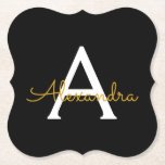 Porta-copo De Papel Nome do Monograma Rapariga de Script Moderno Doura<br><div class="desc">Portas copos de papel com nome de monograma de script simples preto e Dourado. Isso faz a formatura perfeita,  aniversário,  casamento,  chá de panela,  aniversário,  chá de fraldas ou presente de festa de solteira para alguém que ama luxo de vidro e estilos quíticos.</div>