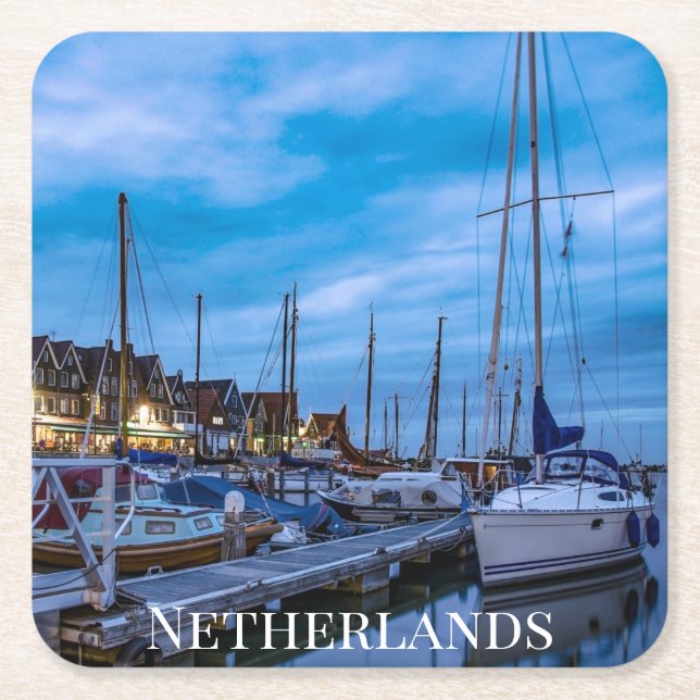 Porta-copo De Papel Quadrado A cena noturna tradicional da cidade de pesca. (Frente)