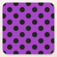 Bolinhas pretas em roxo