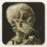 Porta-copo De Papel Quadrado Cabeça do esqueleto com o cigarro por Van Gogh<br><div class="desc">A cabeça de um esqueleto com o cigarro ardente por Vincent van Gogh, óleo nas canvas 1886, é um estudo pintado do óleo de um crânio humano e de um esqueleto superior, na boca de que o artista introduziu um cigarro ardente, produzindo um efeito que seja macabramente e cómico. Pintado...</div>