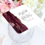Porta-copo De Papel Quadrado Casamento Dourado da Burgundy do Script Geode Agat<br><div class="desc">Esta elegante porta copos de casamento moderna apresenta uma coloração d'água burgundy geode design com brilho de ouro falso. Personalize facilmente o texto das cinzas de carvão em fundo branco, com os nomes da noiva e do noivo em caligrafia manual sobre uma grande e pálida e empolgada e uma grande...</div>