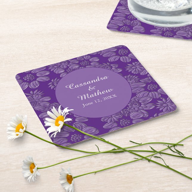 Porta-copo De Papel Quadrado Elegante Daisies em Casamento Roxo Floral Real (Elegant Daisies in Floral Royal Purple Wedding Square Paper Coasters)