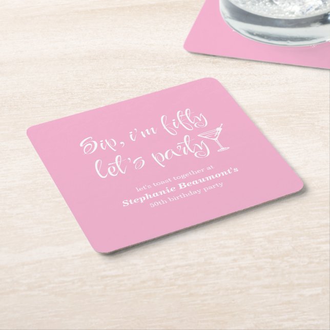 Porta-copo De Papel Quadrado Engraçado Sip Moderno. Sou 50 anos de mulher. (Inclinado)