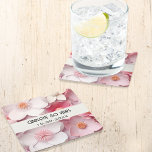 Porta-copo De Papel Quadrado Flores brancas cor-de-rosa, nome festa de aniversá<br><div class="desc">Um padrão de flor rosa e branca. Personalize e adicione um nome e data.</div>