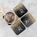 Porta-copo De Papel Quadrado Monograma Dourado de brilho preto com brilho perso<br><div class="desc">Personalize facilmente esta moda elegante design de conjunto de porta copos de de papel quadrado com bonito brilho dourado num fundo metálico escovado preto.</div>