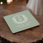 Porta-copo De Papel Quadrado Monograma Moderno Casamento Sage Green Crest<br><div class="desc">Adicione um toque elegante à sua comemoração com a Porta copos de papel quadrado do Monograma Moderno. Apresentando um sofisticado design de crista monograma, essas portas copos são perfeitas para casamentos, festas de noivado ou chás de panela. A forma quadrada de na moda e as superfícies absorventes de papel de...</div>