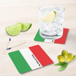 Porta-copo De Papel Quadrado Papel Quadrado Personalizado com Sinalizador Itali<br><div class="desc">Transforme a sua mesa com a Porta copos de Papel Quadrado Personalizado com Sinalizador Italiano Simples e Negrito. Este design elegante mostra orgulhosamente as cores vívidas da bandeira italiana — verde, branca e vermelha — enquanto adiciona um toque de talento pessoal. A área branca do sinalizador apresenta um script preto...</div>