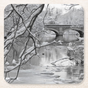 Porta-copo De Papel Quadrado Ponte do arco sobre o rio congelado no inverno